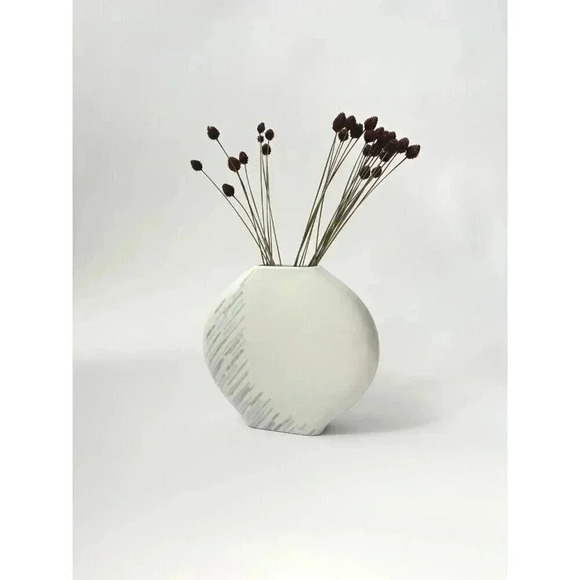 Retro Style Vintage Brustroke Patterened White Ceramic Vase - Picture 5 of 9